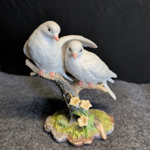 Other - White Bird Figurine